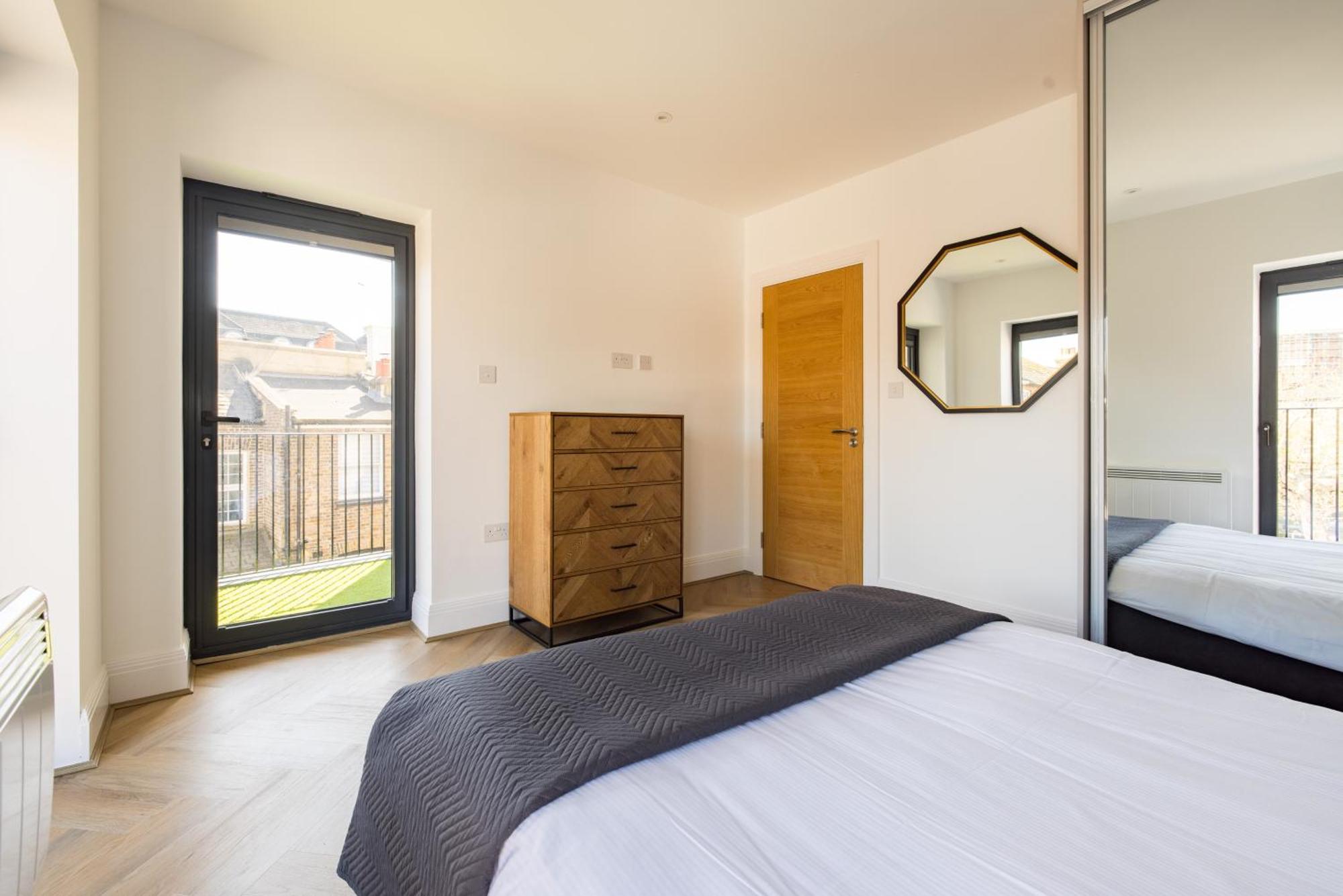 Charles Hope Staines Riverside Экстерьер фото