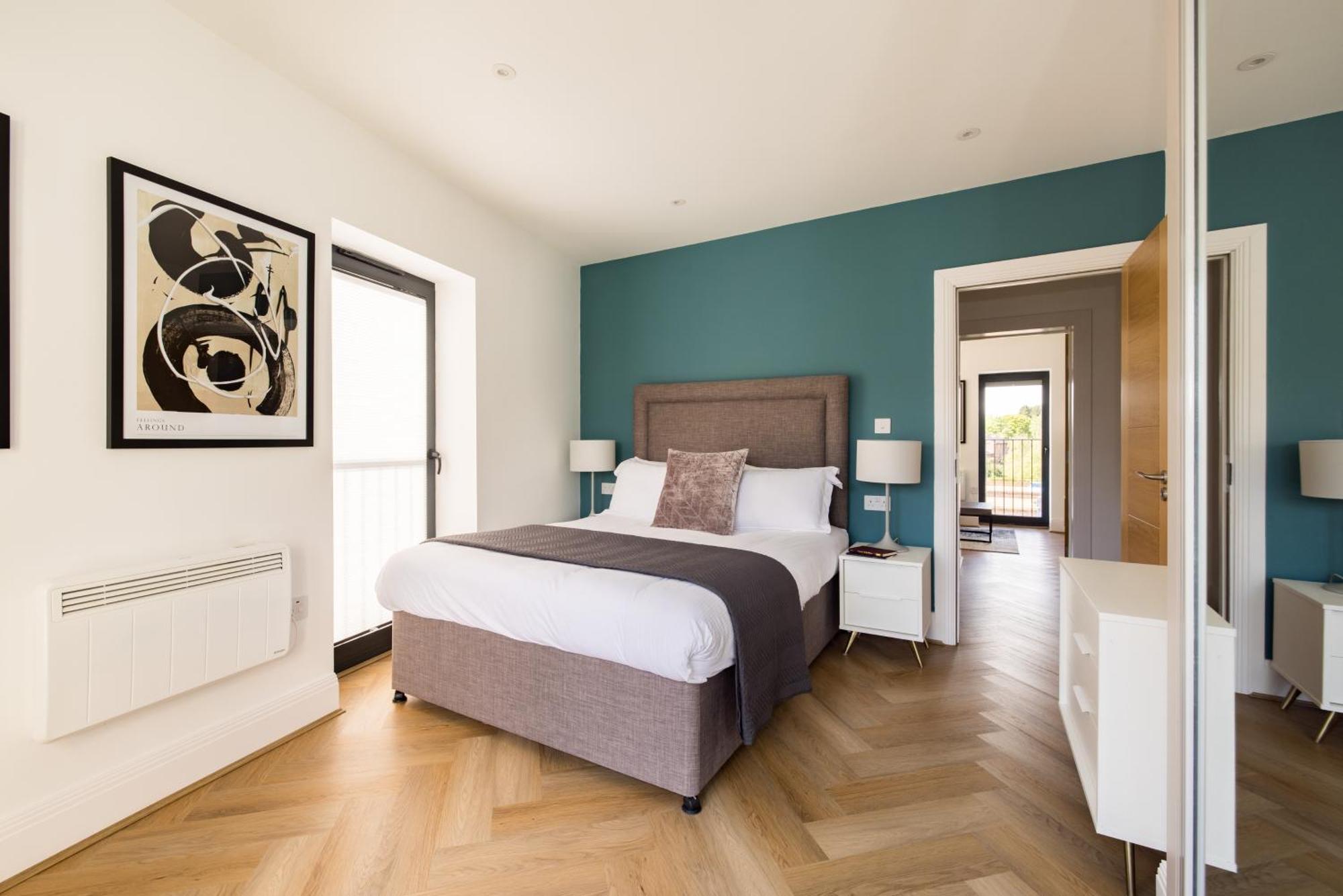 Charles Hope Staines Riverside Экстерьер фото